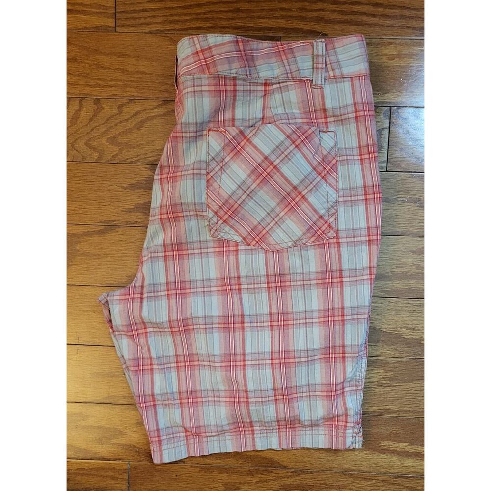 Columbia Women Size 16 Plaid Bermuda Shorts Cotton Lightweight - Picture 8 of 13
